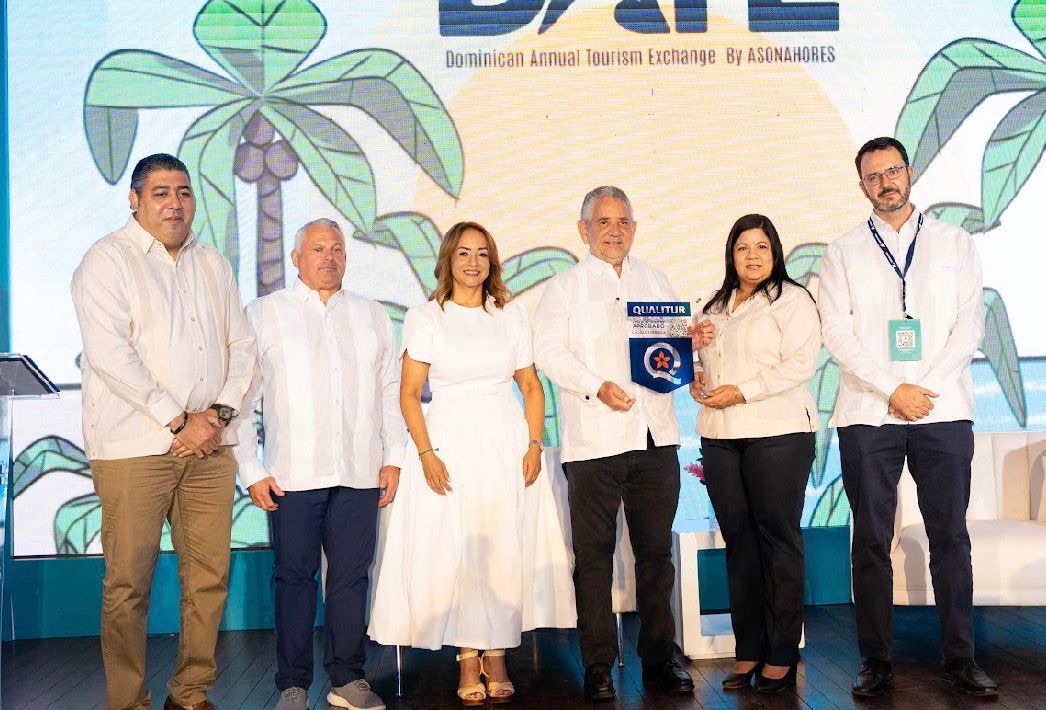 Ministerio de Turismo entrega placas QUALITUR a establecimientos turísticos