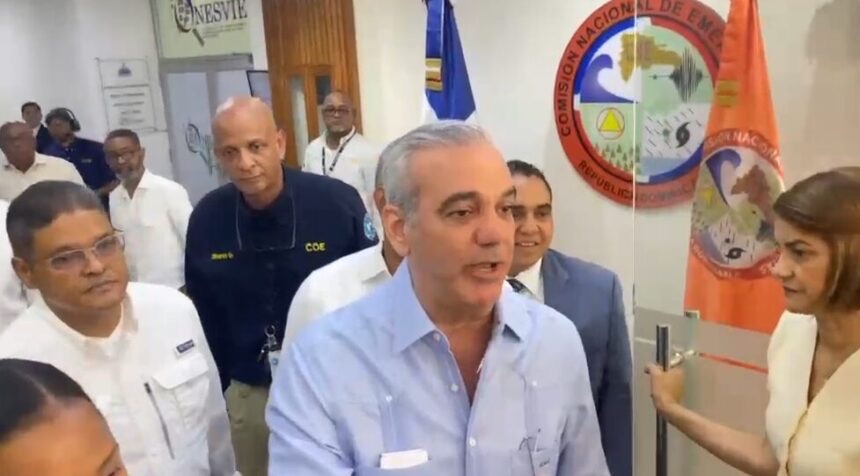 Abinader defiende la cesantía y responde a Leonel tras críticas a la reforma fiscal