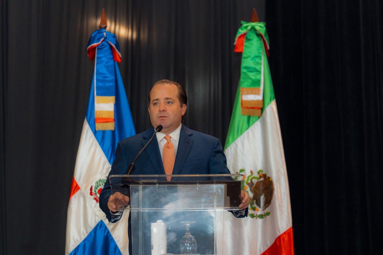 Paliza afirma RD tiene condiciones para convertirse en hub energético regional