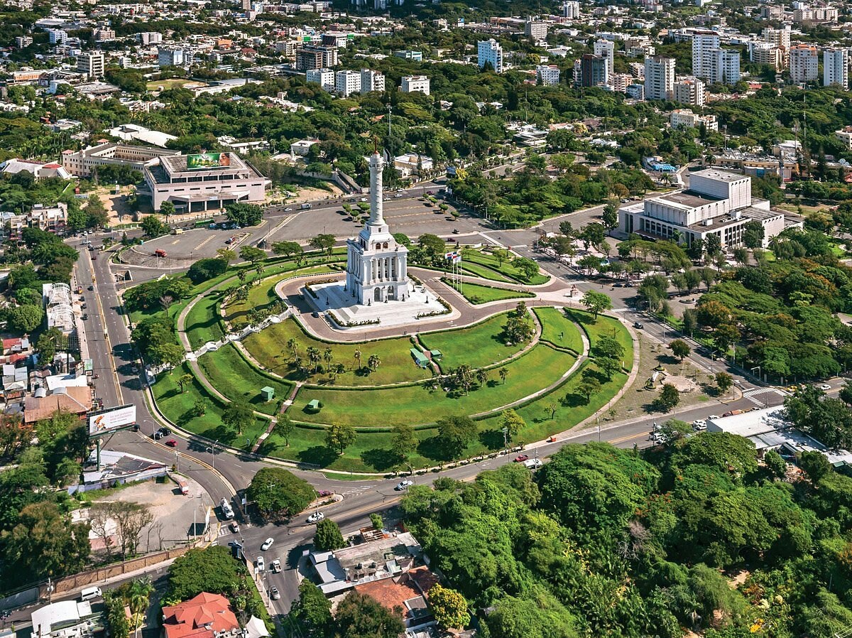 Santiago: La ciudad corazón, centro historico, industrial y cultural del Cibao