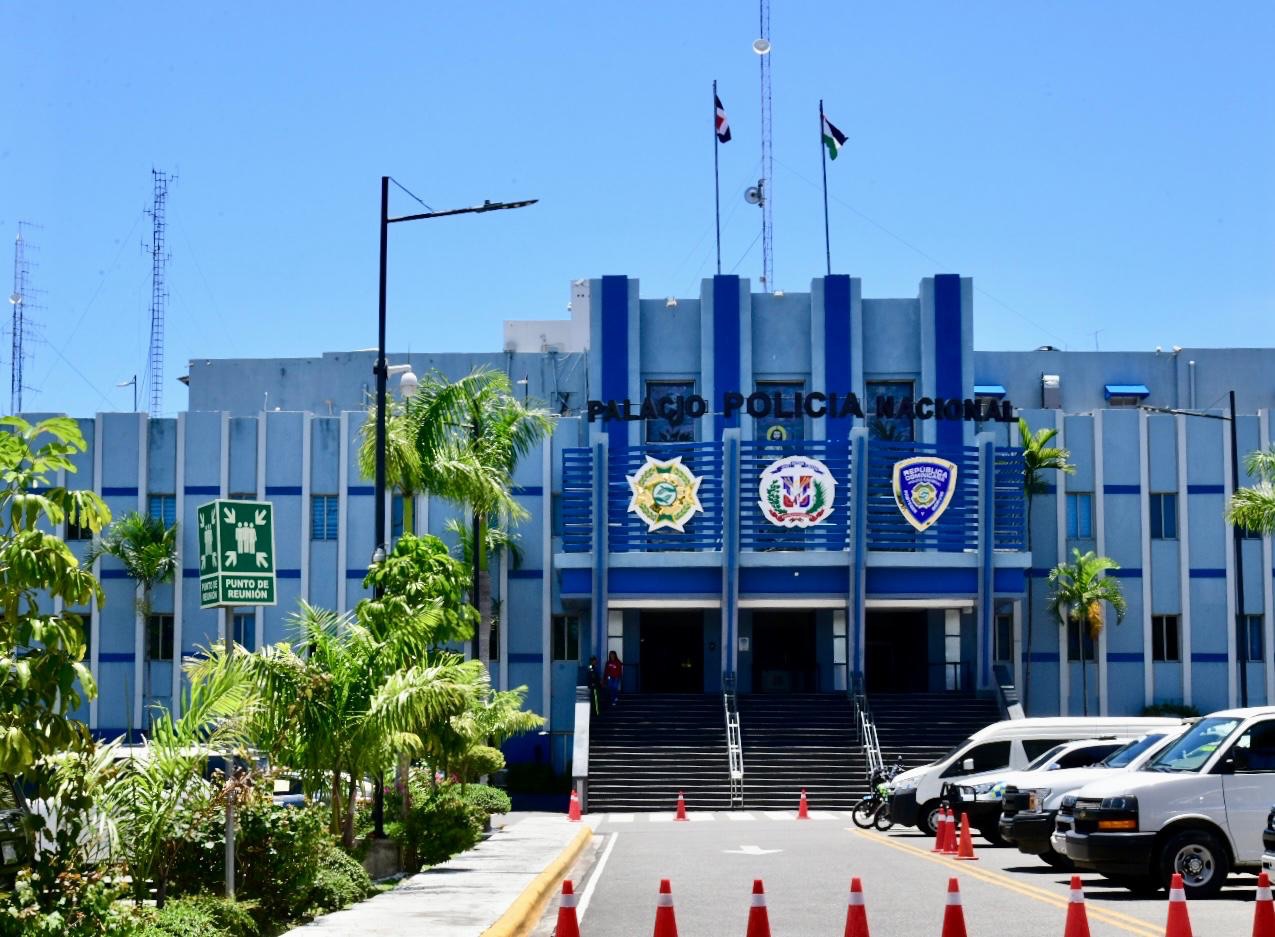 Policía Nacional ordena investigar incidente en Boca Chica donde dos personas resultaron heridas de bala