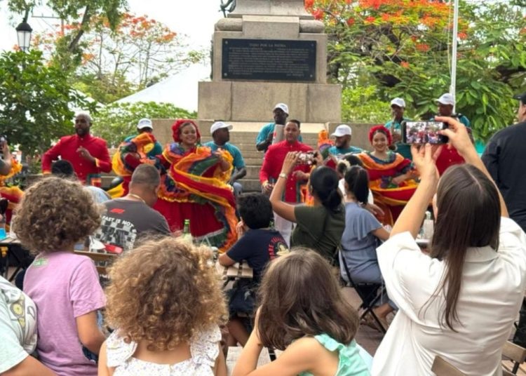 El Ministerio de Turismo y el Clúster Turístico de Santo Domingo inician “Turizoneando Verano 2026”