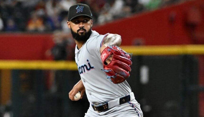 Alcántara rompe récord de los Marlins y alcanza los 1,002 ponches en su carrera con Miami