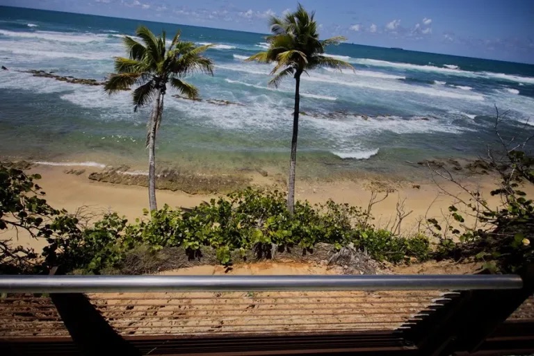 Estados Unidos emite un aviso de tsunami para parte del Caribe tras terremoto de magnitud 7,1 en Venezuela