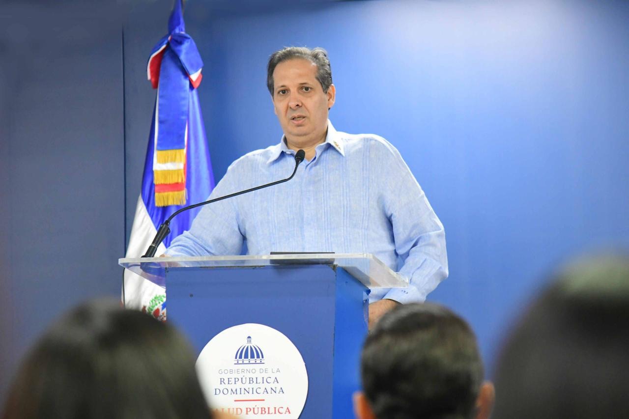 Unos 40 médicos dominicanos entrenados en desastres viajarán a Venezuela, informó Salud Pública