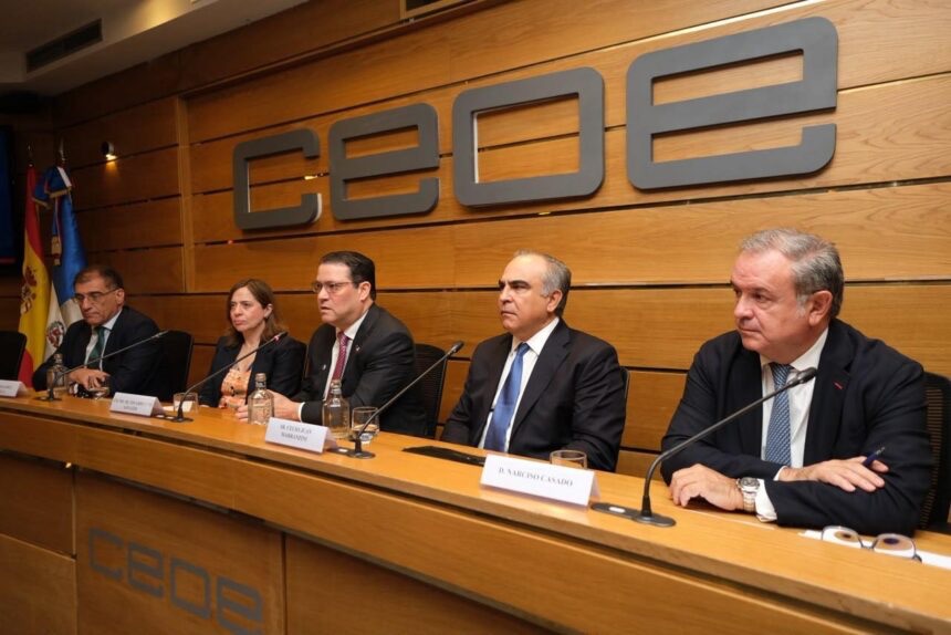 Gobierno y empresarios dominicanos presentan a RD como plataforma industrial ante España