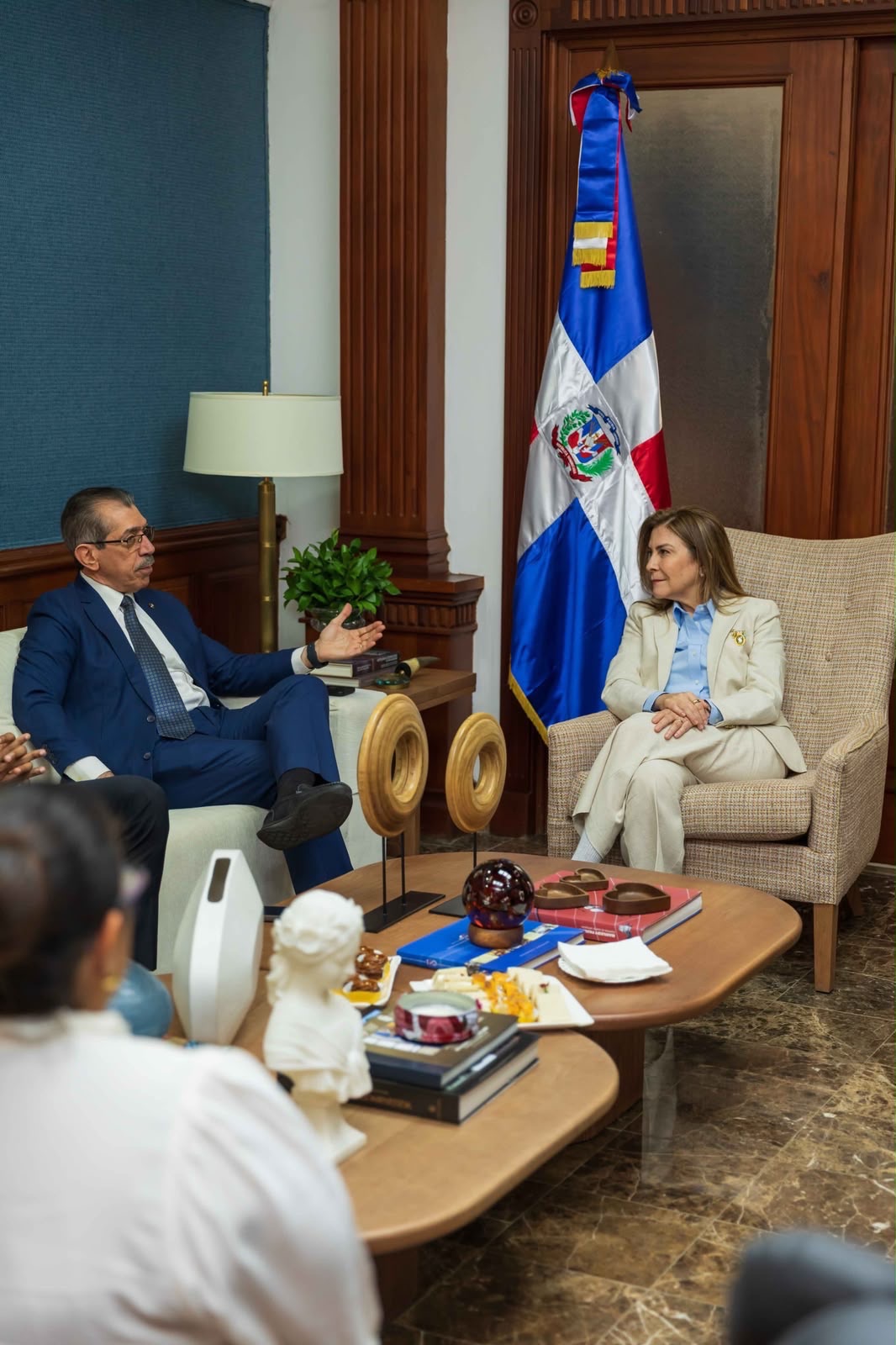 Asjana agradece a Carolina su apoyo para su victoria en la UASD