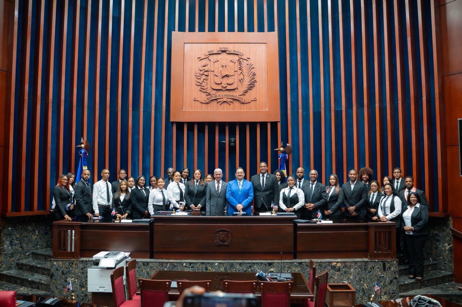 Abogados de Hato Mayor realizan visita al Senado de la República