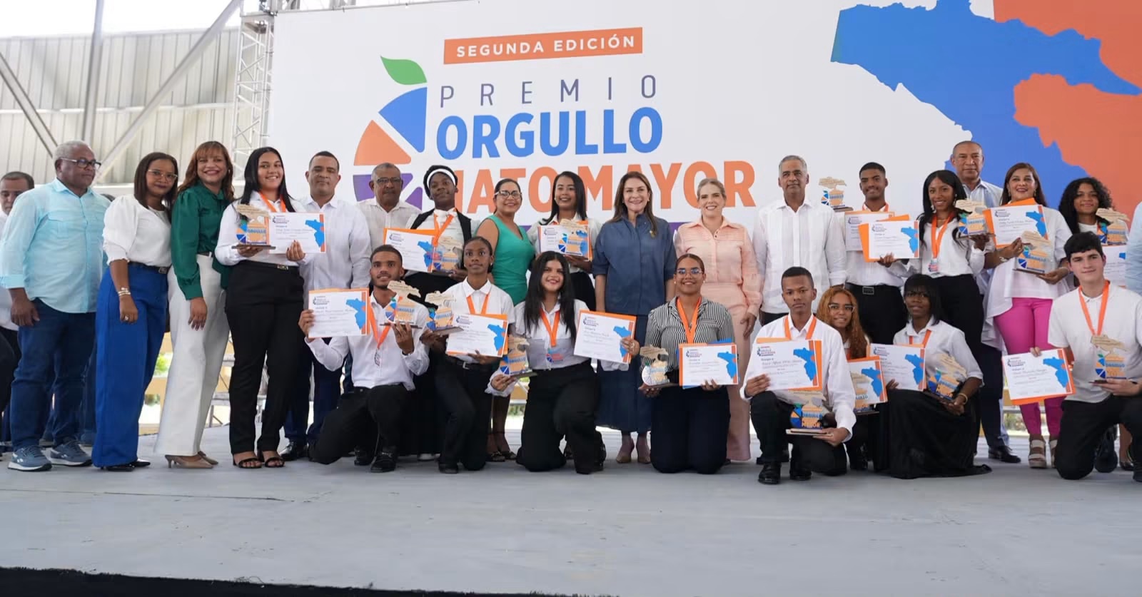 Carmen Ligia Barceló celebra segunda edición del Premio Orgullo Hato Mayor y anuncia importantes avances para la educación