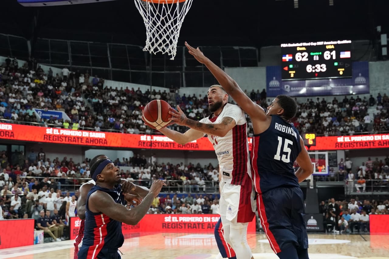 Dominicana cede ante Estados Unidos en tercer ventana clasificatoria Copa Mundial de Baloncesto