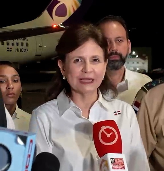 Raquel Peña recibe a rescatistas que regresaron de Venezuela y reafirma respaldo de RD tras devastador terremoto