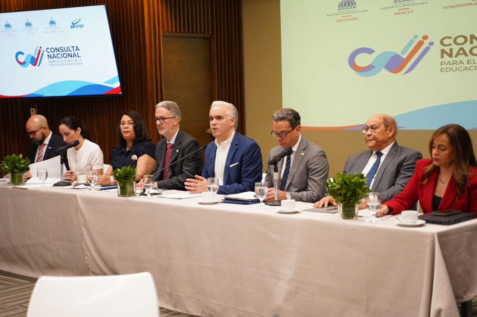 Educación y sector empresarial impulsan diálogo sobre la reforma educativa