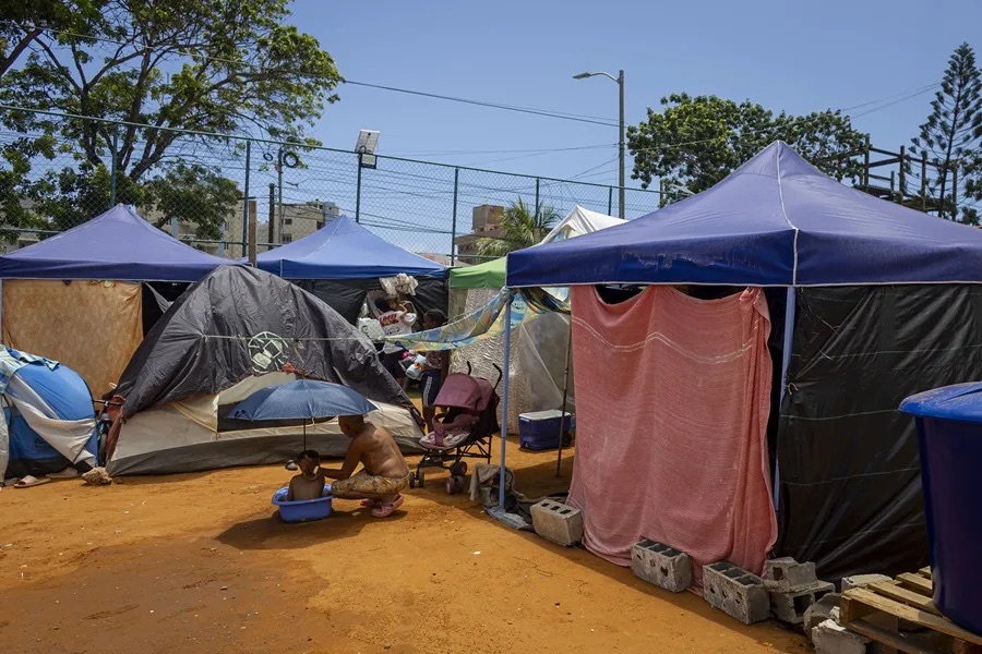 Se acerca a 4,000 la cifra de muertos por los sismos en Venezuela
