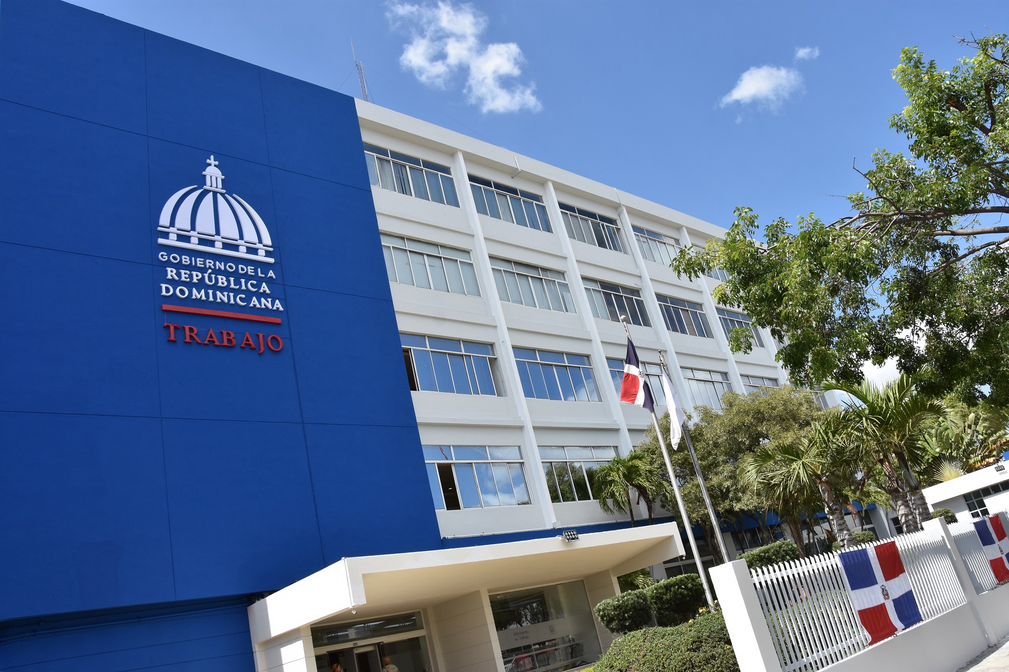 Gobierno priorizará la contratación de mayores de 45 años en programas de empleo