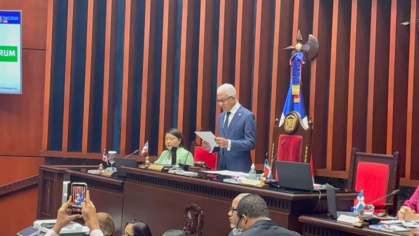 Senado propone modificar 18 artículos del Código Penal antes de su entrada en vigor