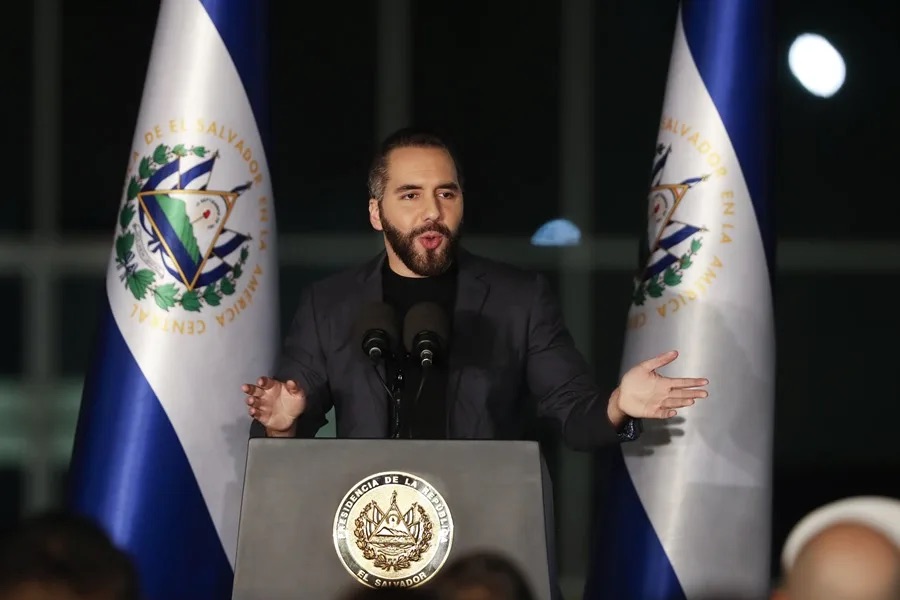 Nayib Bukele, que busca su tercer mandato, defiende la reelección indefinida en El Salvador