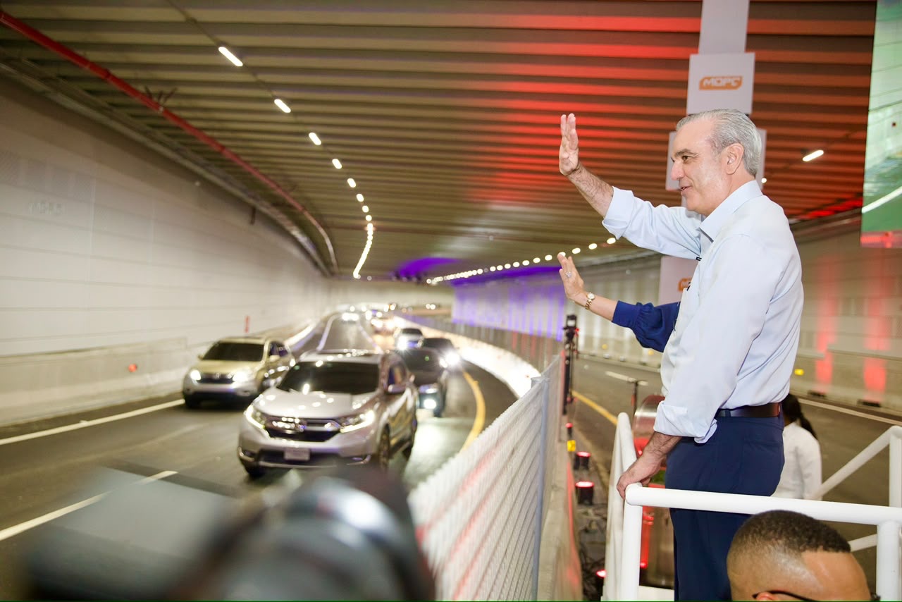 Abinader inaugura el túnel de la Plaza de la Bandera