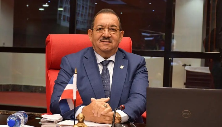 Senador Cristóbal Castillo considera necesaria una renovación oportuna del gabinete para fortalecer la gestión gubernamental
