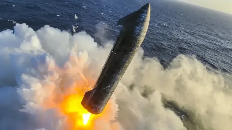 SpaceX difunde las imágenes del exitoso amerizaje de la Starship en el océano Índico