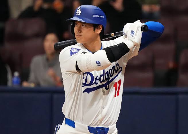 Ohtani sufre molestias en la rodilla y el bíceps; Dodgers no fijan fecha para su regreso como lanzador