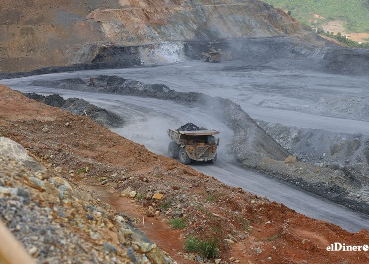 Minería y suministro de electricidad lideran salarios promedio más altos en República Dominicana