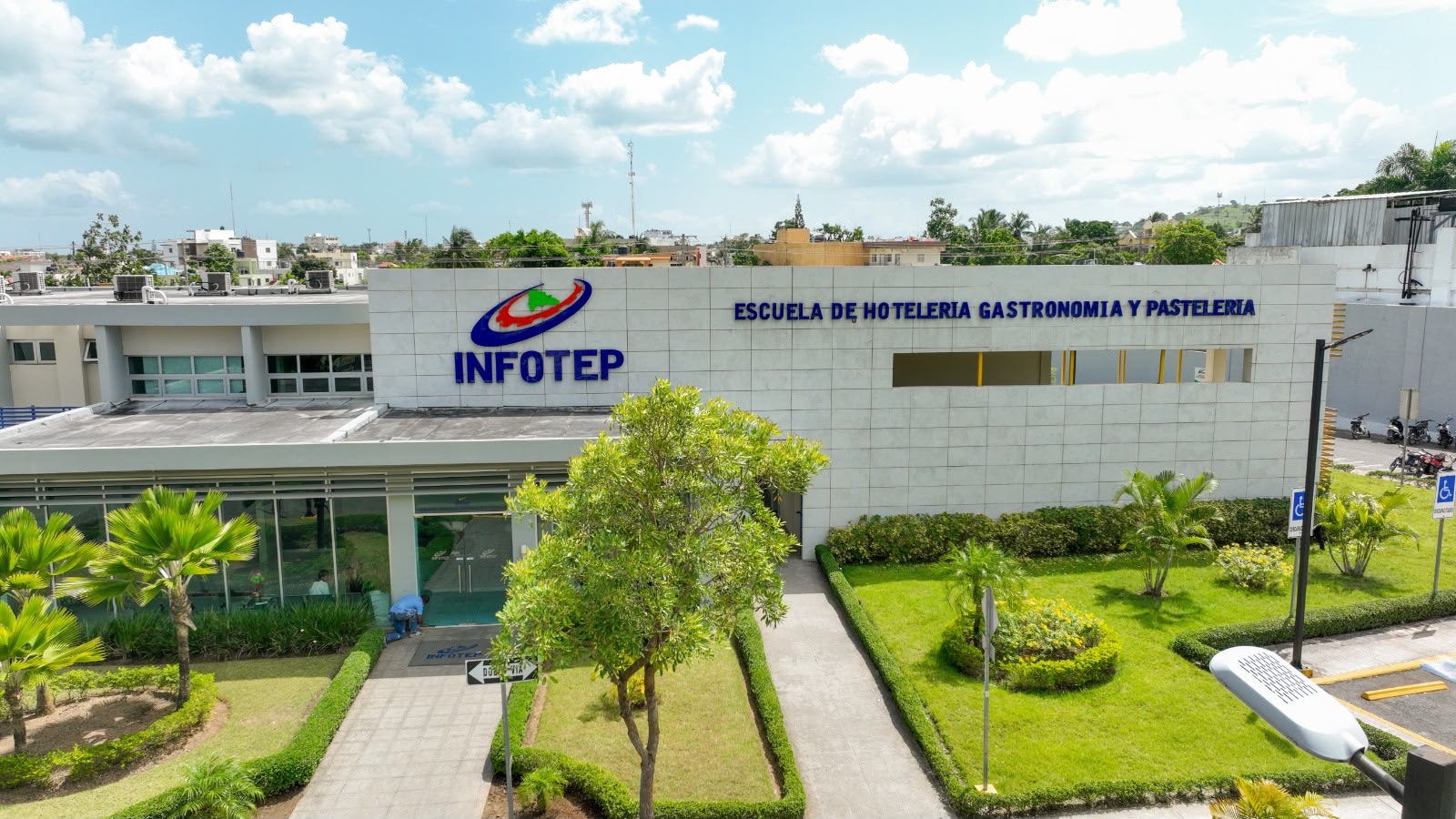 Anuncian cupos para carreras técnicas de alta demanda en hotelería y turismo en Higuey