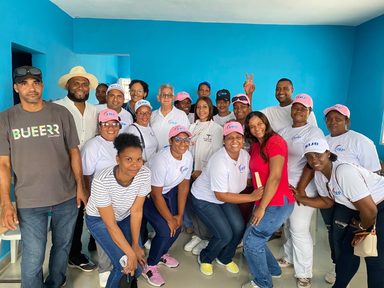 Equipo médico de José Rijo Presbot lleva jornada de salud al KM 20