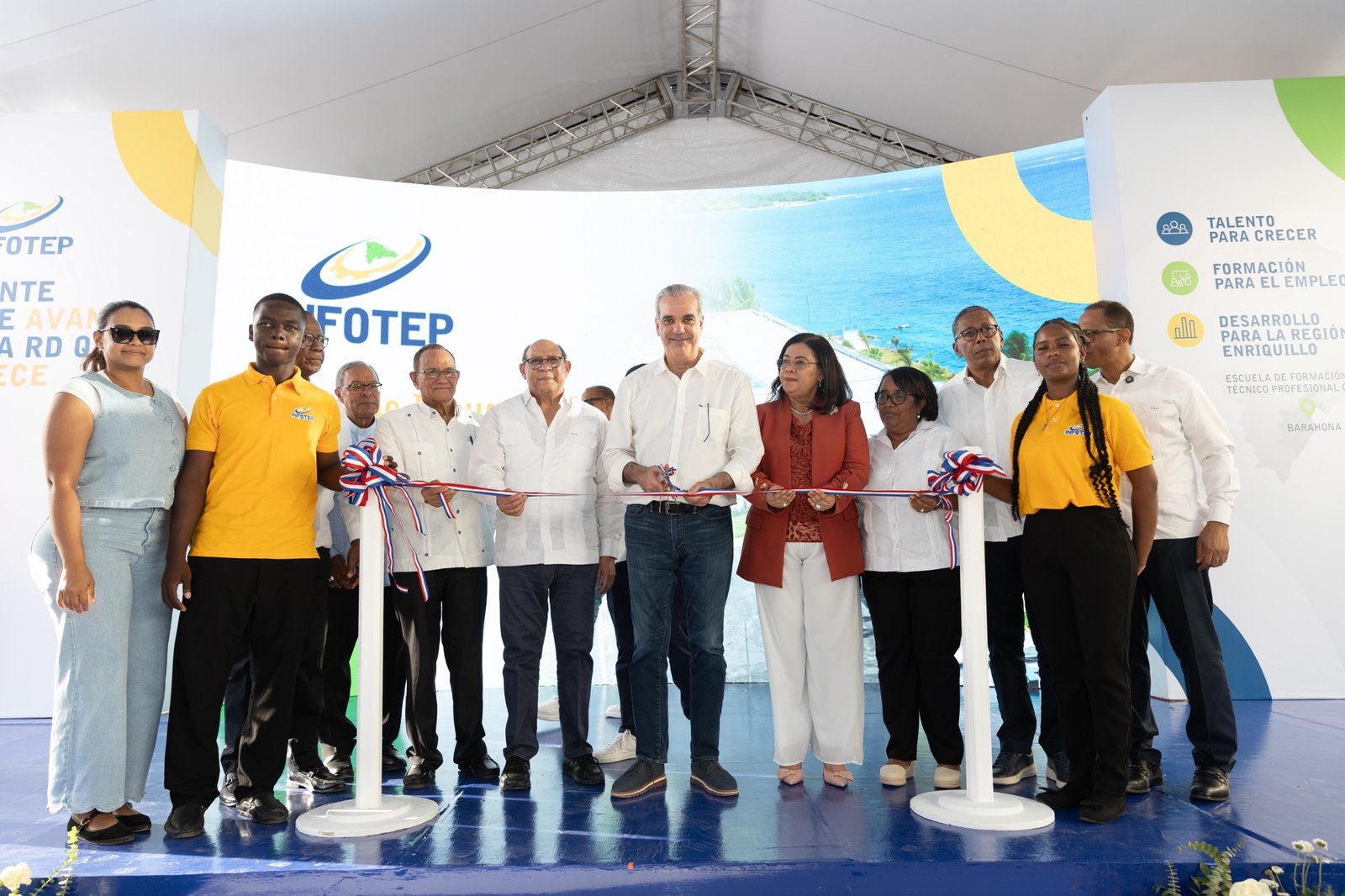 Presiente Abinader inaugura Escuela de Formación Técnico Profesional Guarocuya, en Barahona, para capacitar los recursos humanos con miras al desarrollo turístico Región Enriquillo