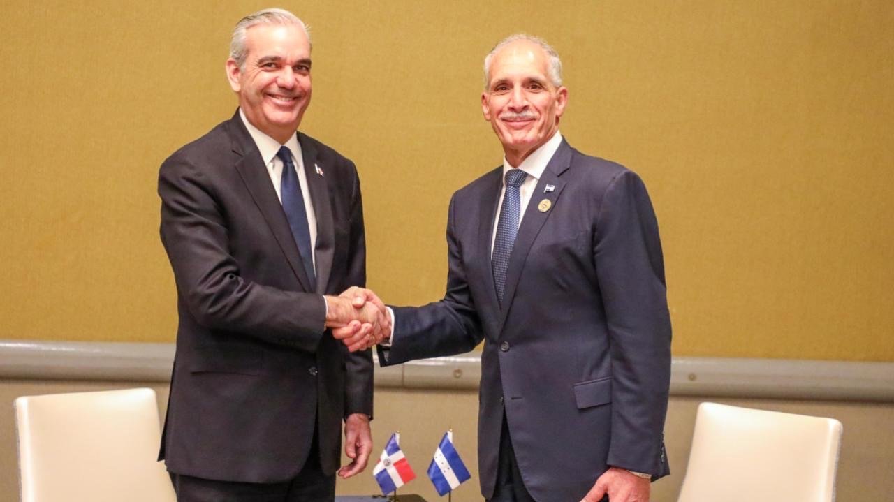 Presidente Abinader y Nasry Asfura Zablah, de Honduras, desarrollarán agenda oficial de dos días con recorridos por la Base Aérea de San Isidro y muro fronterizo, además de reunión bilateral y firma de instrumentos