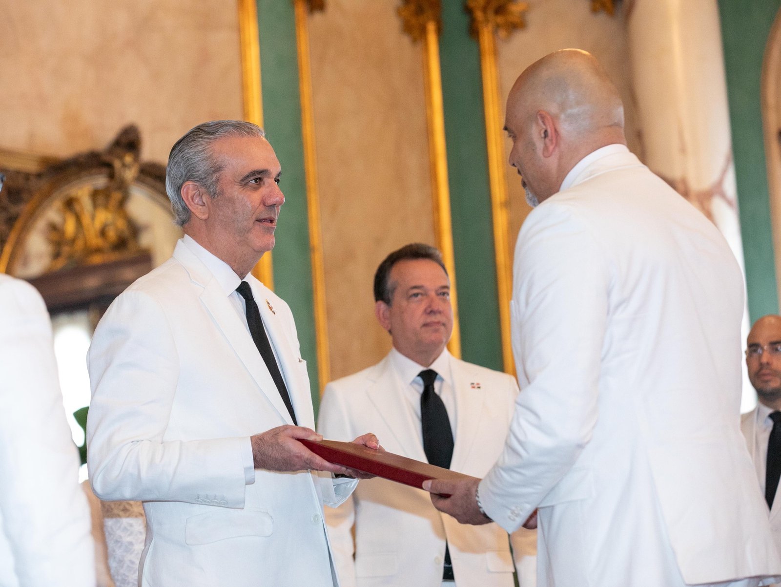 Presidente Abinader recibe cartas credenciales de nueve nuevos embajadores y fortalece relaciones diplomáticas