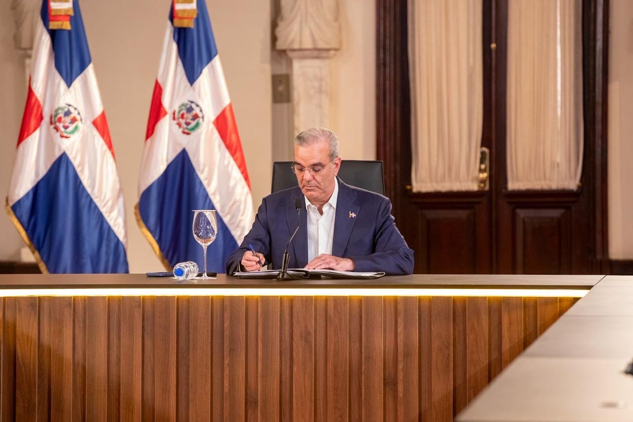Presidente Abinader anuncia ampliación del Acueducto del Cibao Central y solución a la distribución de agua en Santo Domingo