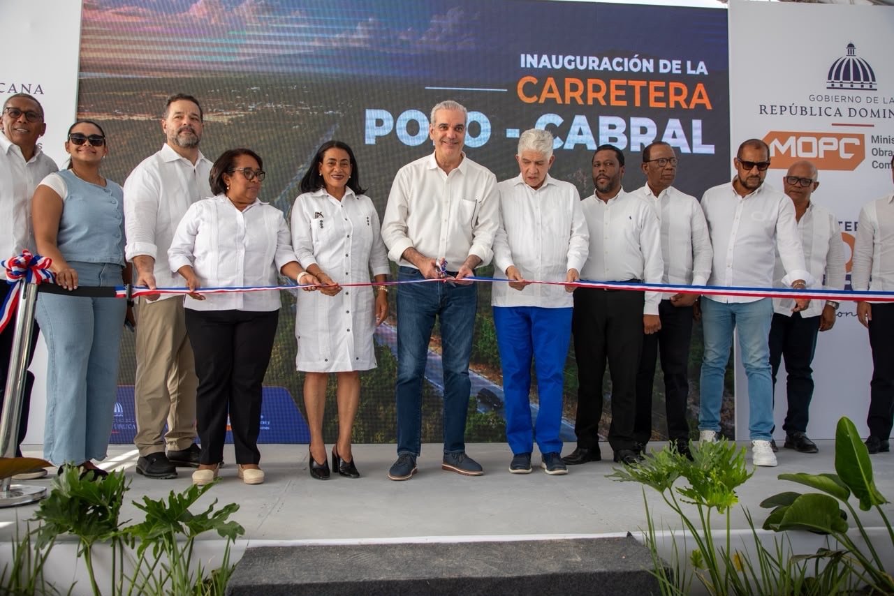 Presidente Abinader inaugura carretera Cabral–Polo y fortalece conexión vial para el desarrollo del Sur