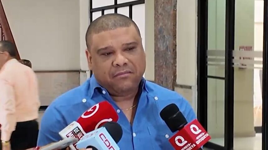 Diputado respalda suspensión del registros de proveedores del Estado a 10 senadores