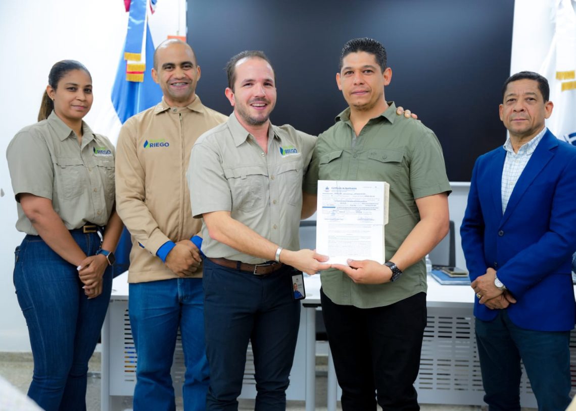 Dieciocho productores de la región Norte reciben más de RD$15 millones para tecnificar sus predios