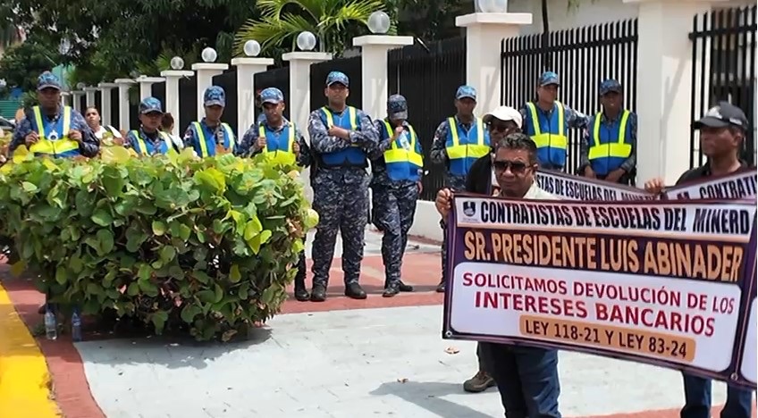 Contratistas reclaman al MINERD devolución de unos RD$113 millones retenidos desde 2013-2014