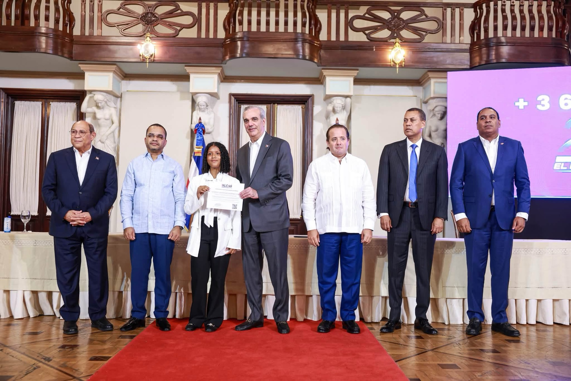 Abinader transforma la educación digital a través del ITLA entregando más de 36 mil becas tecnológicas