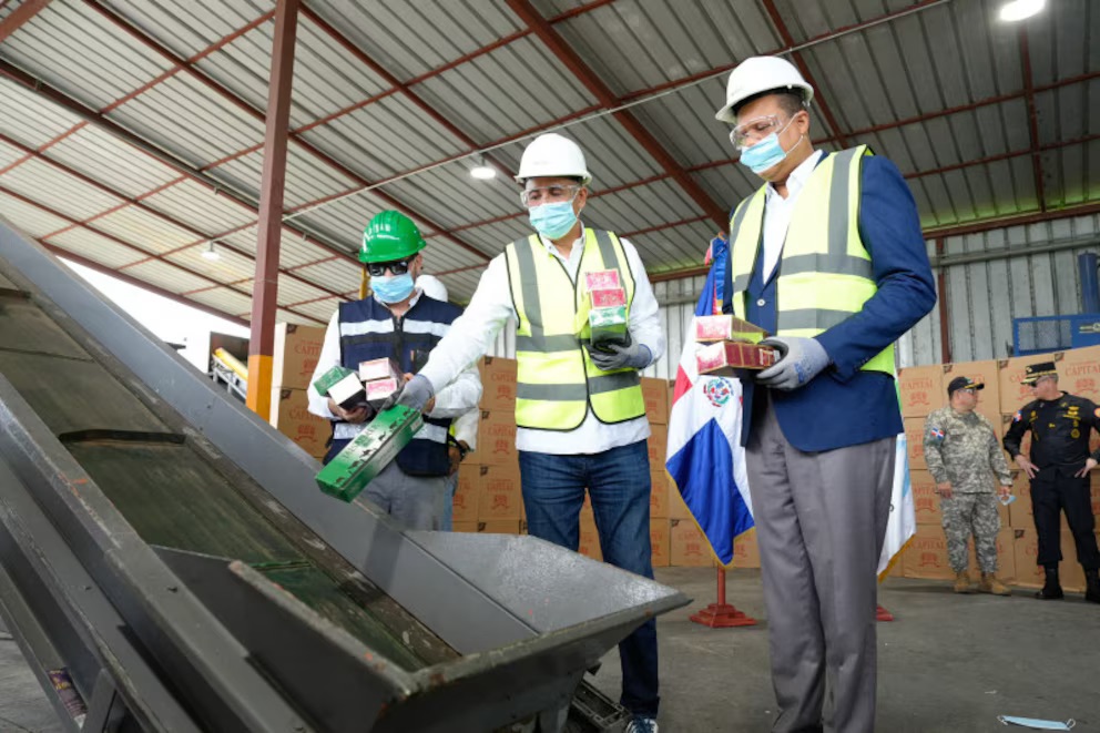 Aduanas destruye 8.2 millones de cigarrillos decomisados en 2025 y 2026