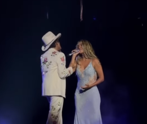Bruno Mars fue el súper invitado de Karol G durante su concierto en Los Ángeles&nbsp;