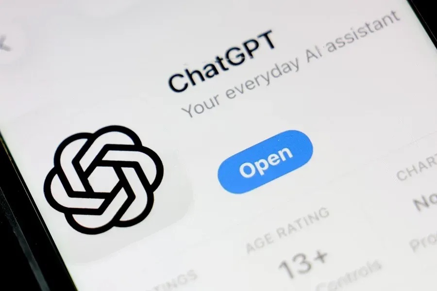 OpenAI lanza ChatGPT para adolescentes con controles parentales