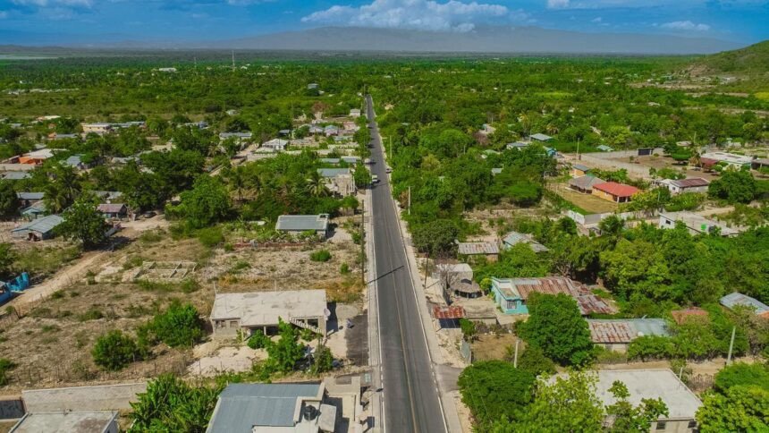 Abinader inaugura carretera Cabral–Polo y fortalece conexión vial para el desarrollo del Sur
