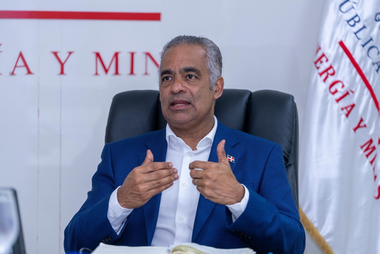 Ministro de Energía: “No tenemos planes de incrementar la tarifa eléctrica”