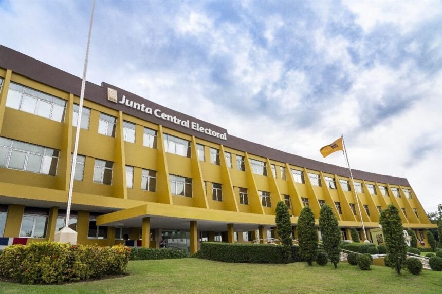 JCE aclara requisitos y plazos para constituir partidos, agrupaciones y movimientos políticos para el 2028
