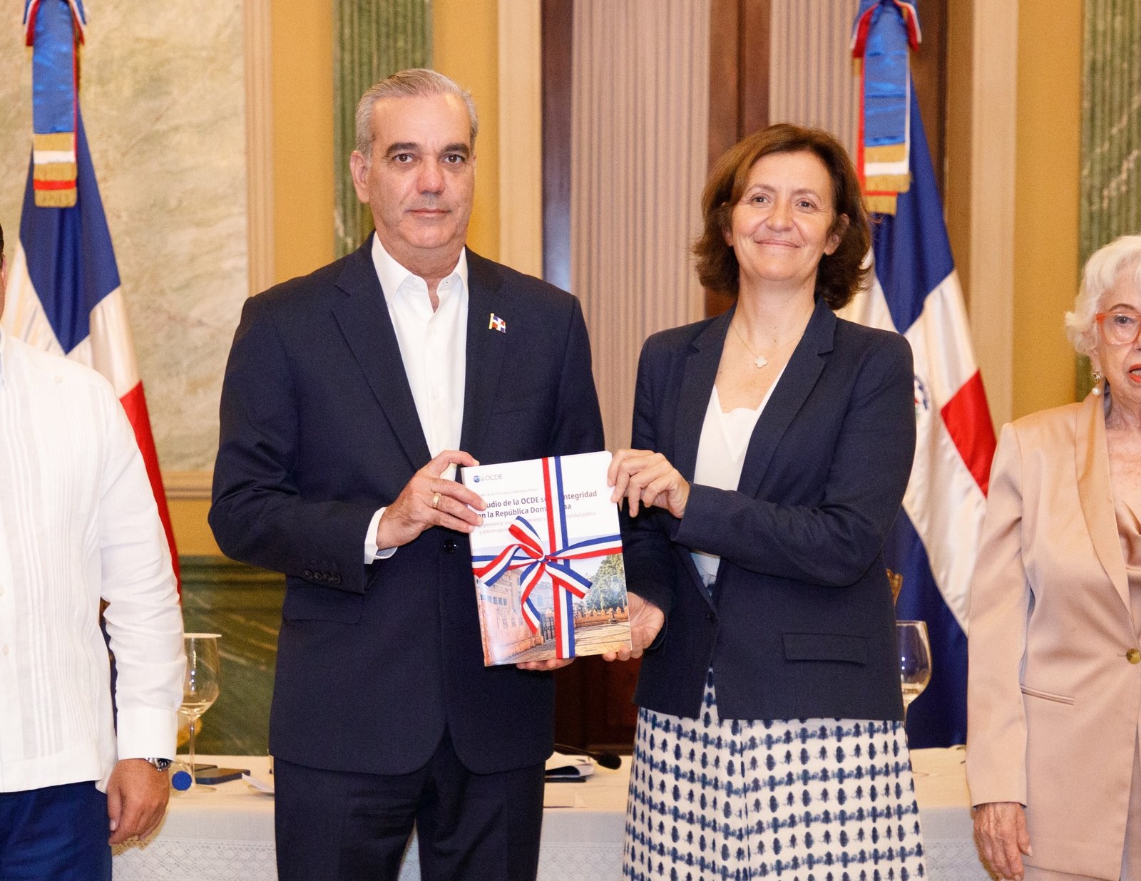OCDE destaca importantes avances de RD en integridad gubernamental