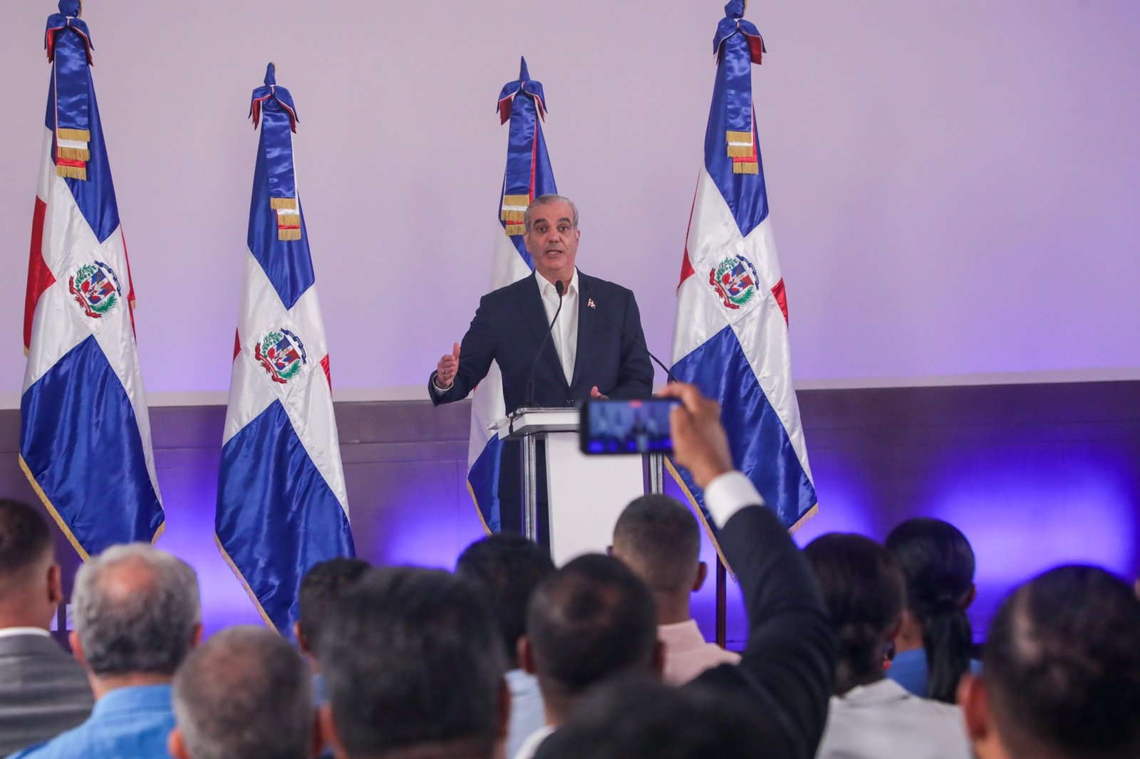Presidente Abinader pide entregarse a integrantes de banda vinculada a tiroteo en Boca Chica