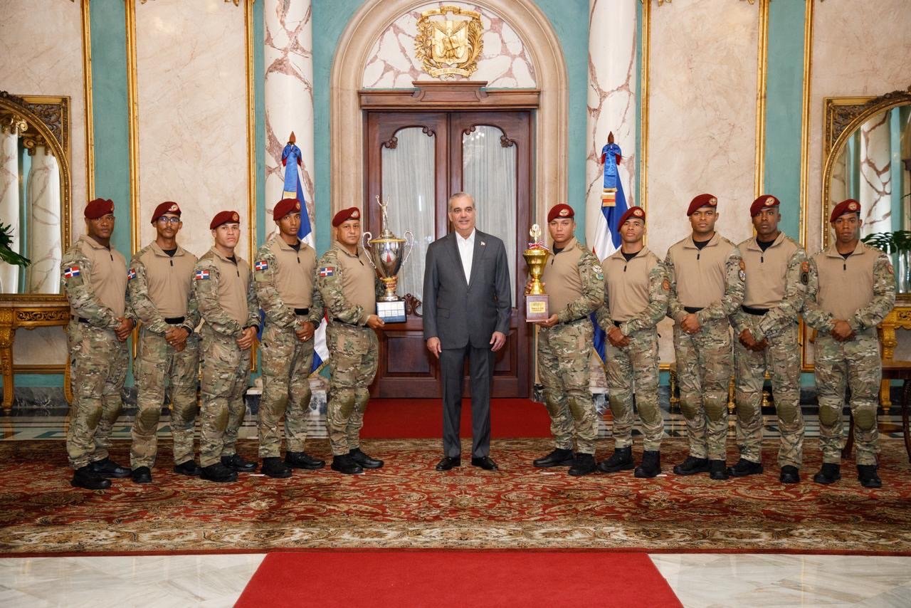 Presidente Abinader recibe y felicita en el Palacio Nacional a campeones dominicanos de Fuerza Comando Paraguay 2026; asegura que el país “pasó de la retaguardia a la vanguardia”