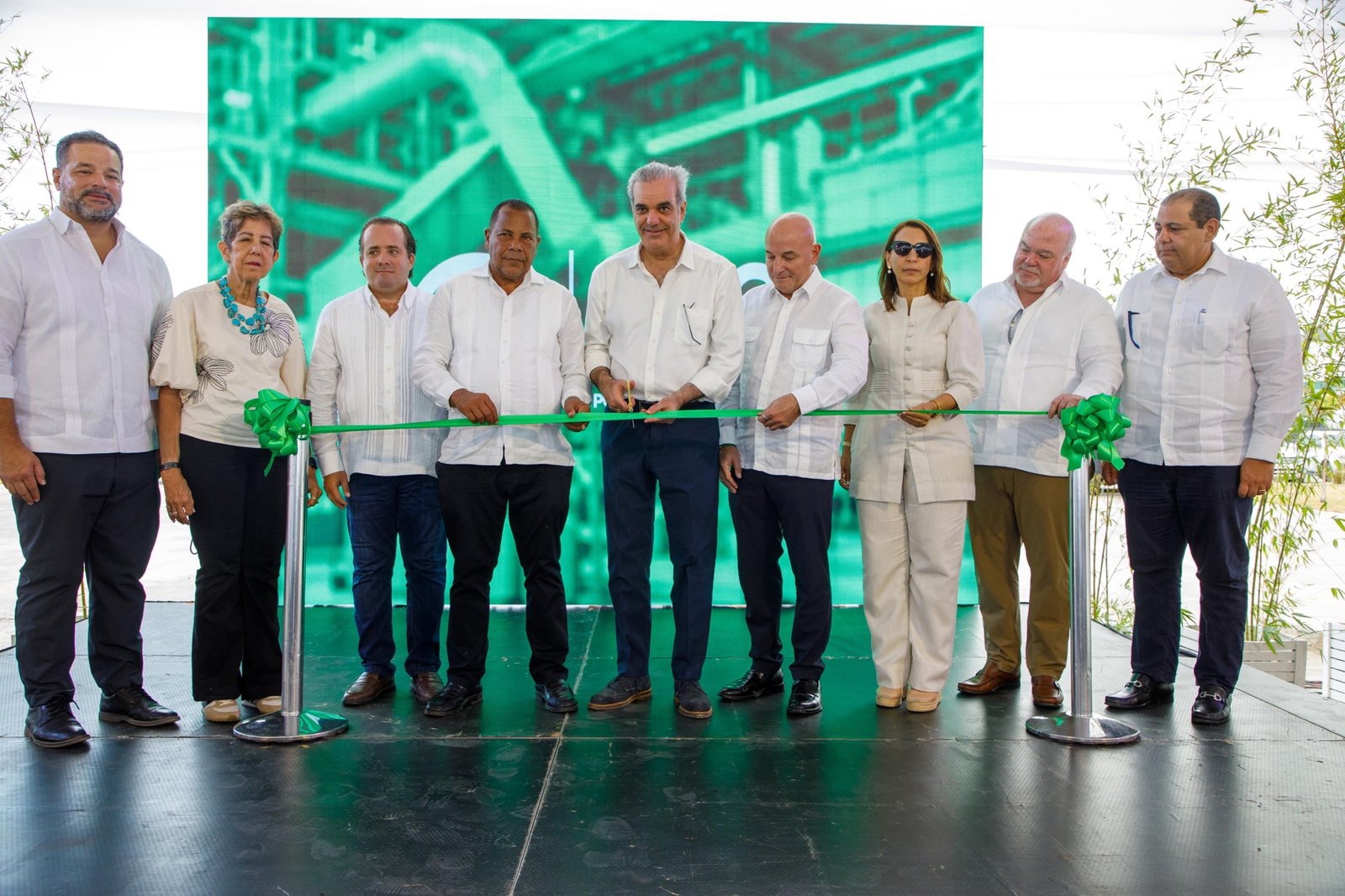 Presidente Abinader inaugura planta de valorización de residuos en Puerto Plata que generará más de mil empleos