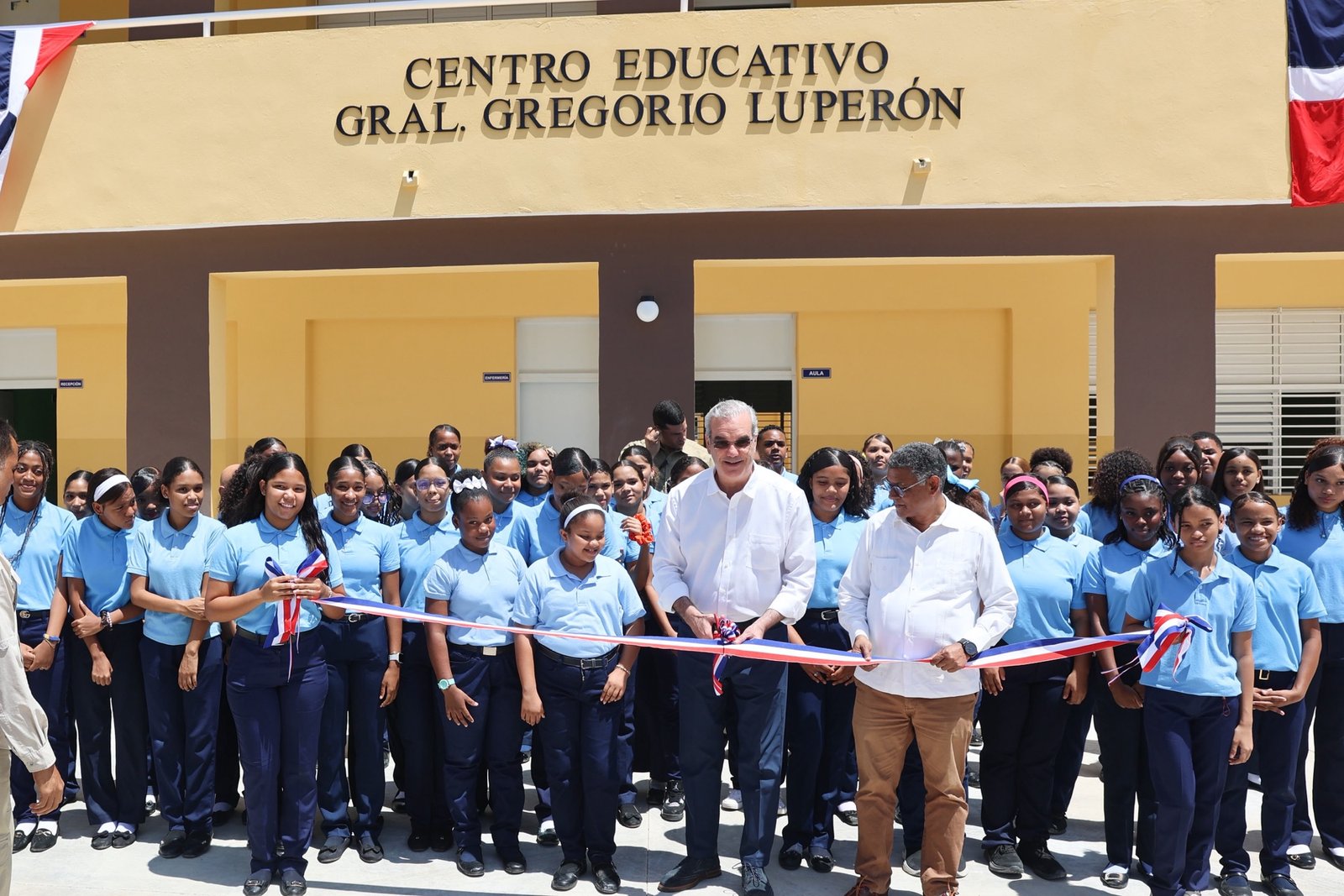 Presidente Abinader entrega nuevas escuelas y un liceo en Puerto Plata en beneficio de más de 3,200 estudiantes