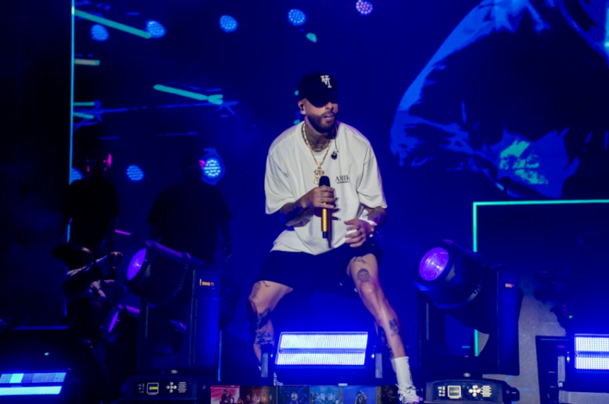 Nicky Jam hace un recorrido por su historia musical el Óvalo de la Feria Ganadera