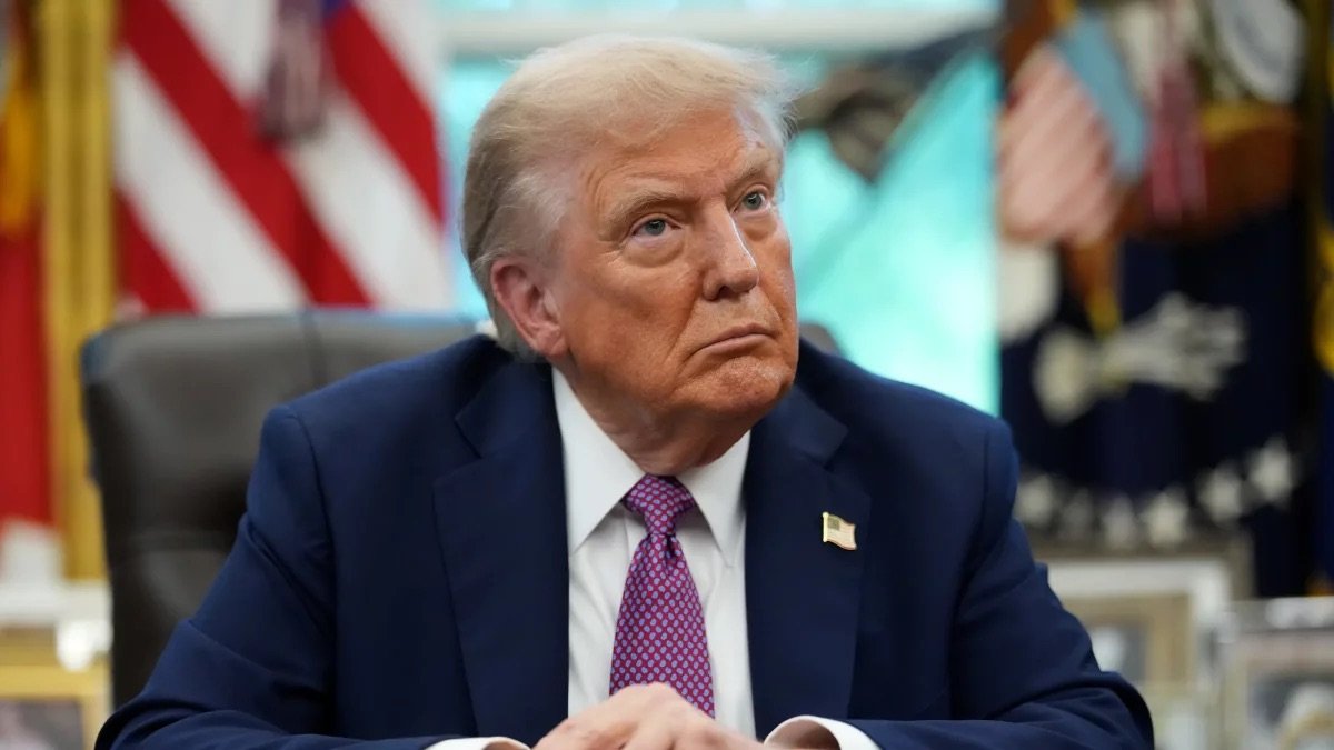 Trump dice que no intenta «forzar» a Irán a negociar e insta al pueblo iraní a sublevarse