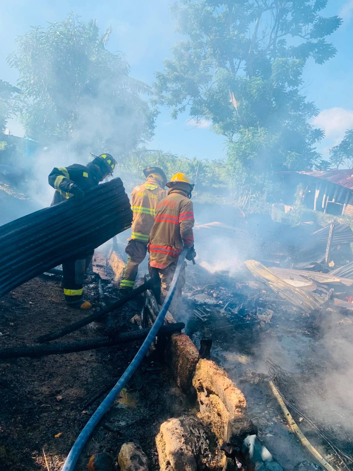 Mujer muere calcinada tras incendiarse su vivienda en Hato Mayor
